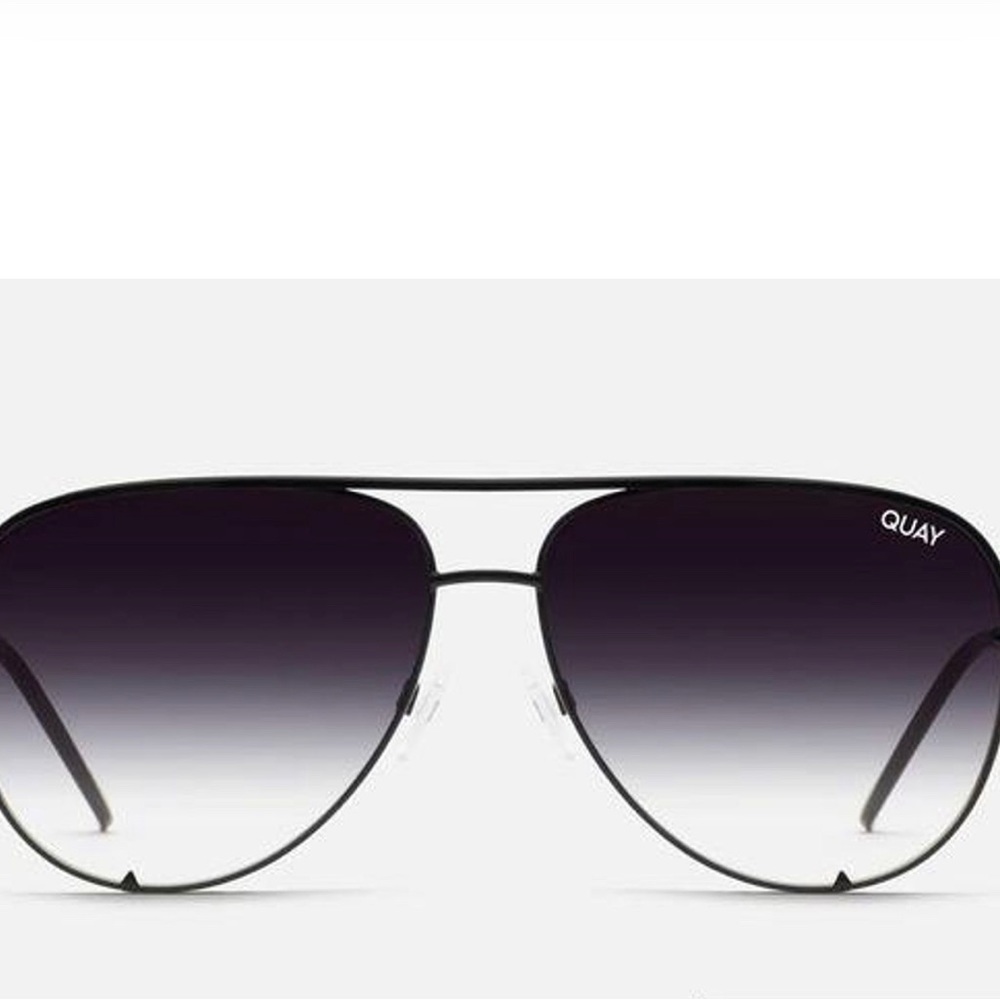 NWT and case Quay high key mini sunglasses